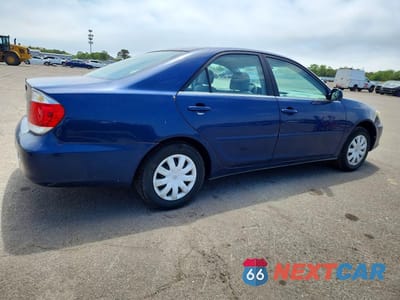 Trzecie zdjęcie samochodu z tyłu: 2005 TOYOTA CAMRY LE VIN:4T1BE32KX5U420399 - miniatura