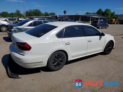 Trzecie zdjęcie samochodu z tyłu: 2018 VOLKSWAGEN PASSAT S VIN:1VWAA7A30JC016604 - miniatura