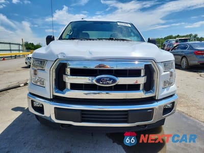 Piąte zdjęcie samochodu w środku: 2017 FORD F150 SUPERCREW VIN:1FTEW1EF6HKD76001 - miniatura