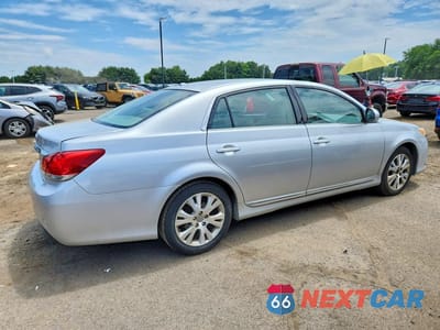 Trzecie zdjęcie samochodu z tyłu: 2011 TOYOTA AVALON BASE VIN:4T1BK3DBXBU408996 - miniatura