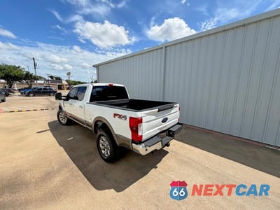 Trzecie zdjęcie samochodu z tyłu: 2017 FORD F250 SUPER DUTY VIN:1FT7W2BT0HEB94950 - miniatura