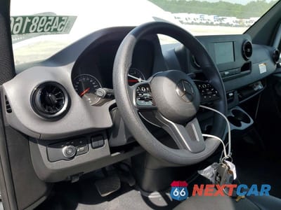 Zdjęcie 8 z 12 samochodu: 2024 MERCEDES-BENZ SPRINTER 4500 VIN:W1X9N33Y0RN277825 - miniatura