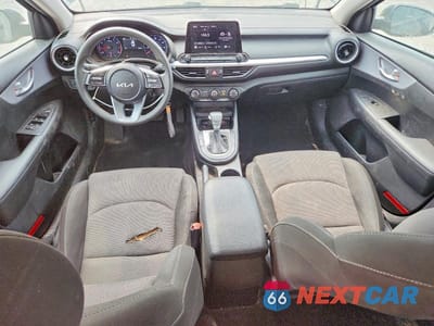 Zdjęcie 8 z 12 samochodu: 2024 KIA FORTE LXS VIN:3KPF24AD7RE744535 - miniatura