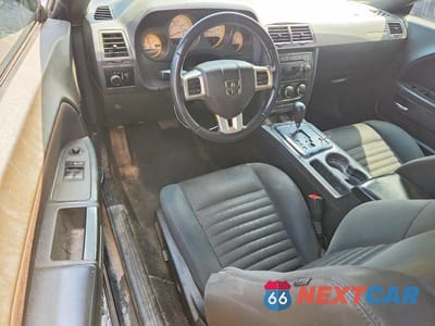 Zdjęcie 8 z 12 samochodu: 2013 DODGE CHALLENGER SXT VIN:2C3CDYAG9DH520845 - miniatura