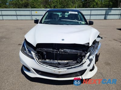 Piąte zdjęcie samochodu w środku: 2015 MERCEDES-BENZ E 350 4MATIC VIN:WDDHF8JB9FB120737 - miniatura