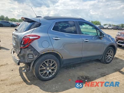 Trzecie zdjęcie samochodu z tyłu: 2019 BUICK ENCORE SPORT TOURING VIN:KL4CJ2SB5KB772936 - miniatura