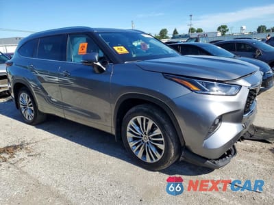 Czwarte zdjęcie samochodu z boku: 2025 TOYOTA HIGHLANDER PLATINUM VIN:5TDKDRBH5SS580964 - miniatura