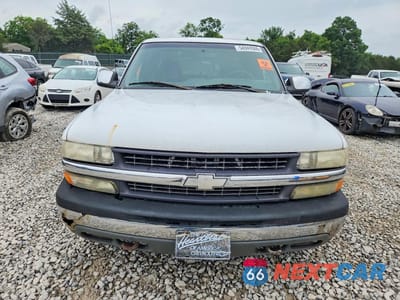 Piąte zdjęcie samochodu w środku: 2002 CHEVROLET SILVERADO K1500 VIN:1GCEK19T52E208481 - miniatura
