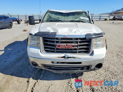 Piąte zdjęcie samochodu w środku: 2009 GMC SIERRA K2500 HEAVY DUTY VIN:1GTHK49K19E145430 - miniatura