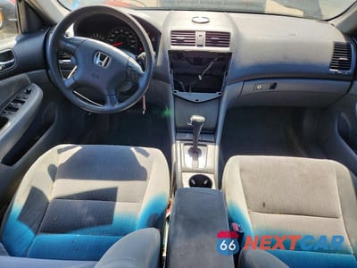 Zdjęcie 8 z 12 samochodu: 2004 HONDA ACCORD LX VIN:1HGCM56384A025942 - miniatura