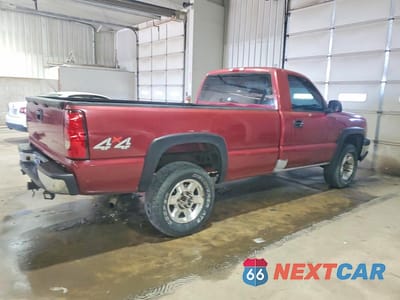Trzecie zdjęcie samochodu z tyłu: 2004 CHEVROLET SILVERADO K1500 VIN:1GCEK14T44E186578 - miniatura