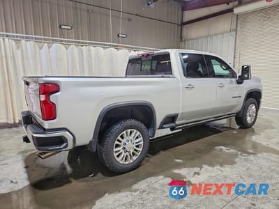 Trzecie zdjęcie samochodu z tyłu: 2022 CHEVROLET SILVERADO K2500 HIGH COUNTRY VIN:2GC4YRE75N1215356 - miniatura