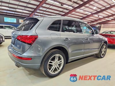 Trzecie zdjęcie samochodu z tyłu: 2017 AUDI Q5 PREMIUM VIN:WA1C2AFP2HA090012 - miniatura