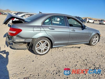 Trzecie zdjęcie samochodu z tyłu: 2012 MERCEDES-BENZ C 250 VIN:WDDGF4HBXCA607330 - miniatura