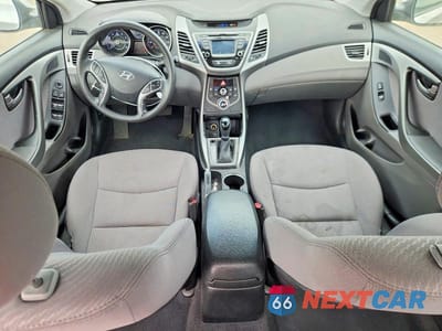 Zdjęcie 8 z 12 samochodu: 2016 HYUNDAI ELANTRA SE VIN:5NPDH4AE1GH661352 - miniatura