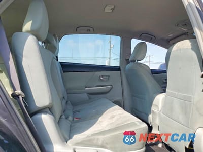 Zdjęcie 10 z 12 samochodu: 2012 TOYOTA PRIUS V TWO VIN:JTDZN3EU9C3176389 - miniatura