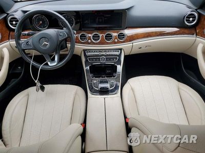 Zdjęcie 8 z 12 samochodu: 2017 MERCEDES-BENZ E 300 4MATIC VIN:WDDZF4KB6HA233968 - miniatura