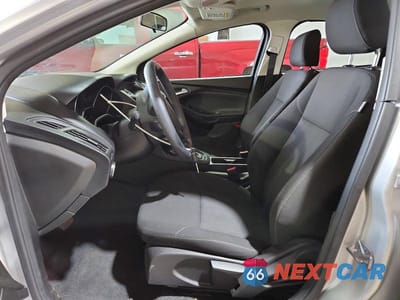 Zdjęcie 7 z 12 samochodu: 2016 FORD FOCUS SE VIN:1FADP3F26GL299810 - miniatura