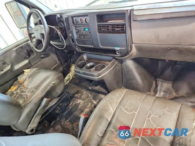 Zdjęcie 8 z 12 samochodu: 2006 GMC SAVANA CUTAWAY G3500 VIN:1GDGG31V861905803 - miniatura