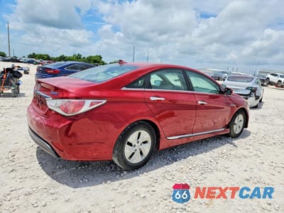 Trzecie zdjęcie samochodu z tyłu: 2013 HYUNDAI SONATA HYBRID VIN:KMHEC4A4XDA066850 - miniatura