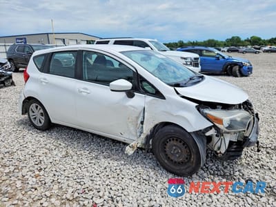 Czwarte zdjęcie samochodu z boku: 2017 NISSAN VERSA NOTE S PLUS VIN:3N1CE2CP9HL372280 - miniatura