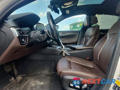 Zdjęcie 7 z 12 samochodu: 2020 BMW 530 XI VIN:WBAJR7C07LCD16416 - miniatura
