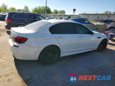 Trzecie zdjęcie samochodu z tyłu: 2014 BMW M5 VIN:WBSFV9C59ED593292 - miniatura