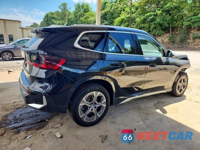 Trzecie zdjęcie samochodu z tyłu: 2024 BMW X1 XDRIVE28I VIN:WBX73EF08R5Y33204 - miniatura