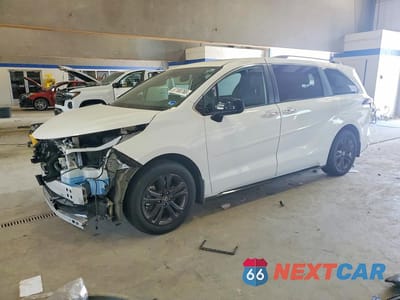 2024 TOYOTA SIENNA XSE 5TDDSKFC6RS114023 - główne zdjęcie licytacji z USA - miniatura