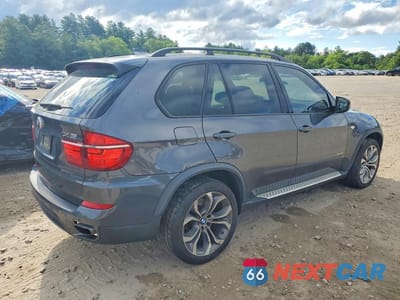 Trzecie zdjęcie samochodu z tyłu: 2011 BMW X5 XDRIVE50I VIN:5UXZV8C56BL420103 - miniatura