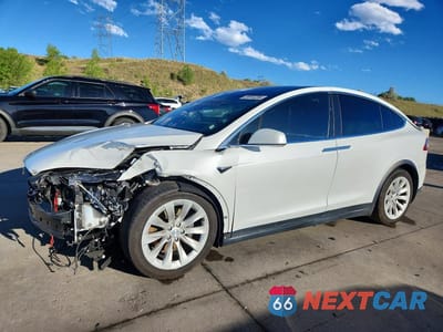 2017 TESLA MODEL X 5YJXCBE22HF044722 - główne zdjęcie licytacji z USA - miniatura