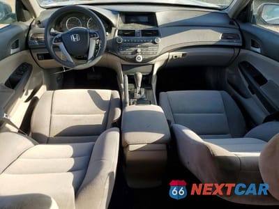 Zdjęcie 8 z 12 samochodu: 2009 HONDA ACCORD LXP VIN:JHMCP26499C004749 - miniatura