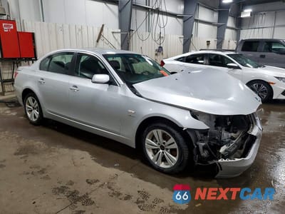 Czwarte zdjęcie samochodu z boku: 2009 BMW 528 XI VIN:WBANV13599C151884 - miniatura
