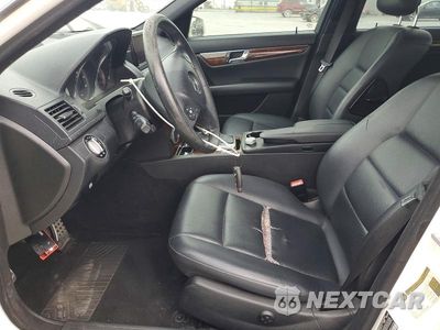 Zdjęcie 7 z 12 samochodu: 2010 MERCEDES-BENZ C 300 VIN:WDDGF5EB9AR126252 - miniatura