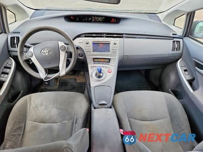 Zdjęcie 8 z 12 samochodu: 2011 TOYOTA PRIUS TWO VIN:JTDKN3DU1B0269717 - miniatura