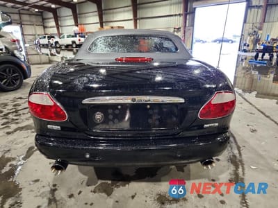 Zdjęcie 6 z 12 samochodu: 2004 JAGUAR XK8 VIN:SAJDA42C142A37702 - miniatura