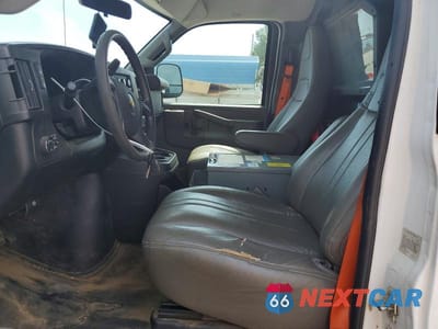 Zdjęcie 7 z 12 samochodu: 2018 CHEVROLET EXPRESS G2500 VIN:1GCWGAFP2J1183185 - miniatura
