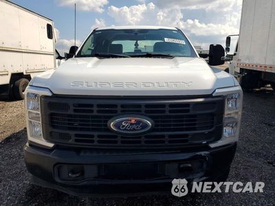 Piąte zdjęcie samochodu w środku: 2023 FORD F350 SUPER DUTY VIN:1FT8W3BT3PED42985 - miniatura