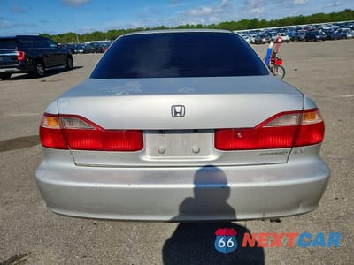 Zdjęcie 6 z 13 samochodu: 1998 HONDA ACCORD LX VIN:1HGCG5647WA153432 - miniatura