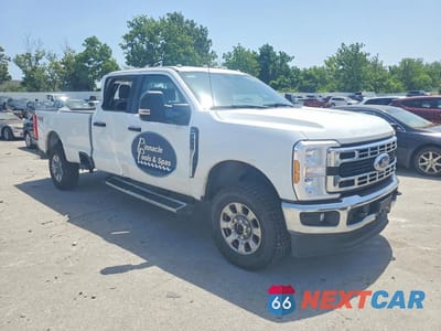 Czwarte zdjęcie samochodu z boku: 2024 FORD F250 SUPER DUTY VIN:1FT7W2BN7REC50689 - miniatura