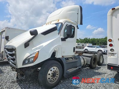 Drugie zdjęcie samochodu z przodu: 2020 FREIGHTLINER CASCADIA 126 SEMI TRUCK VIN:3AKJHLDV3LSLF0836 - miniatura