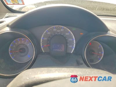 Zdjęcie 9 z 12 samochodu: 2013 HONDA FIT SPORT VIN:JHMGE8H52DC074828 - miniatura