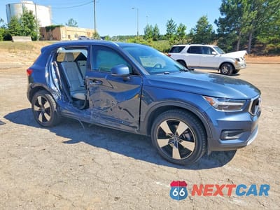 Czwarte zdjęcie samochodu z boku: 2021 VOLVO XC40 T5 MOMENTUM VIN:YV4162UK8M2478006 - miniatura