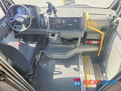 Zdjęcie 8 z 13 samochodu: 2015 ISUZU NPR VIN:JALB4T177F7W00443 - miniatura