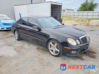 Czwarte zdjęcie samochodu z boku: 2009 MERCEDES-BENZ E 350 VIN:WDBUF56X69B407029 - miniatura