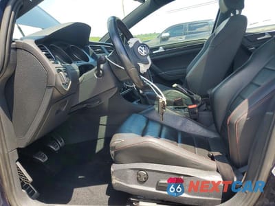 Zdjęcie 7 z 13 samochodu: 2016 VOLKSWAGEN GTI S VIN:3VW547AUXGM026906 - miniatura