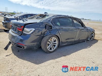 Trzecie zdjęcie samochodu z tyłu: 2016 BMW 750 XI VIN:WBA7F2C54GG415451 - miniatura