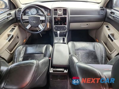 Zdjęcie 8 z 12 samochodu: 2006 CHRYSLER 300C SRT-8 VIN:2C3KA73W16H223767 - miniatura