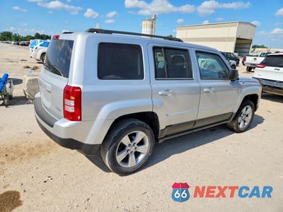 Trzecie zdjęcie samochodu z tyłu: 2013 JEEP PATRIOT LATITUDE VIN:1C4NJRFBXDD260033 - miniatura