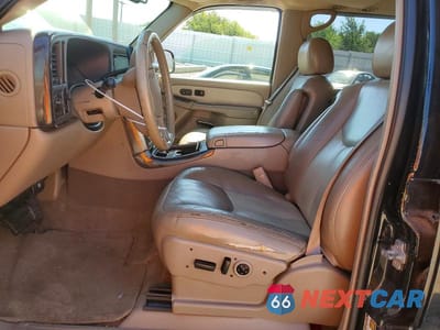 Zdjęcie 7 z 13 samochodu: 2005 GMC YUKON XL DENALI VIN:1GKFK66U85J246382 - miniatura
